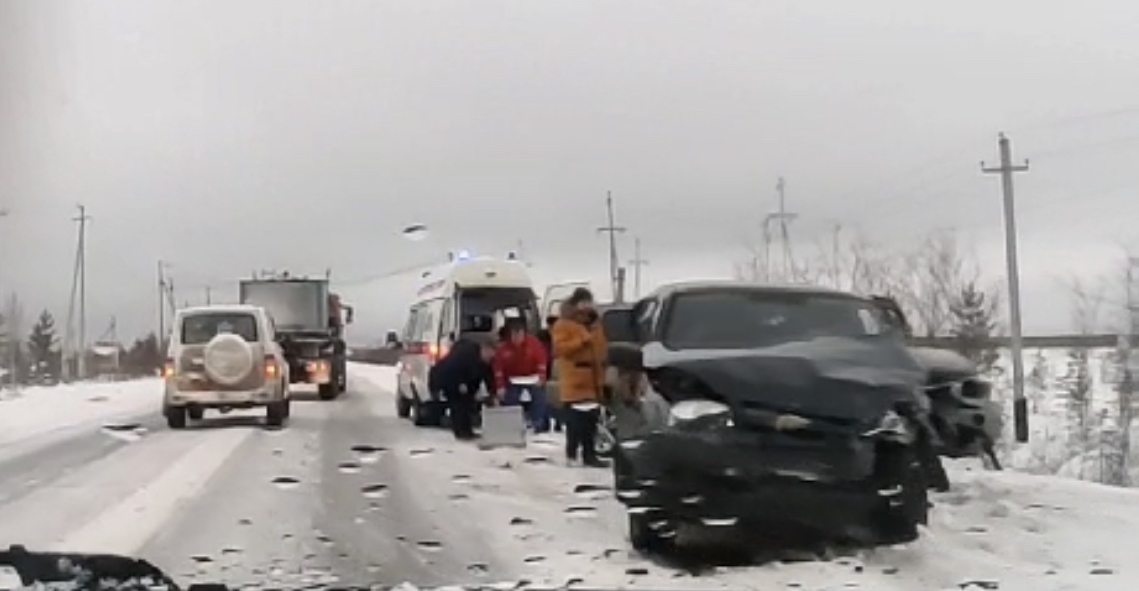 В результате ДТП два водителя оказались в больнице. 